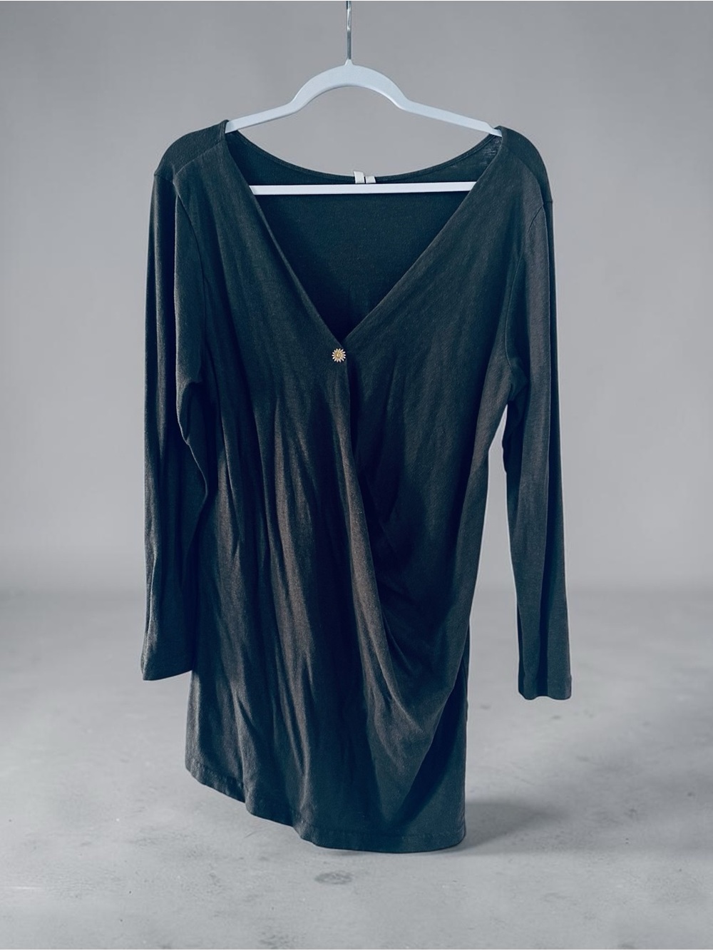 Black V-Neck Long Sleeve Draped Women's sweater Top